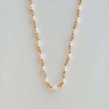 Load image into Gallery viewer, Freshwater pearl gold necklace
