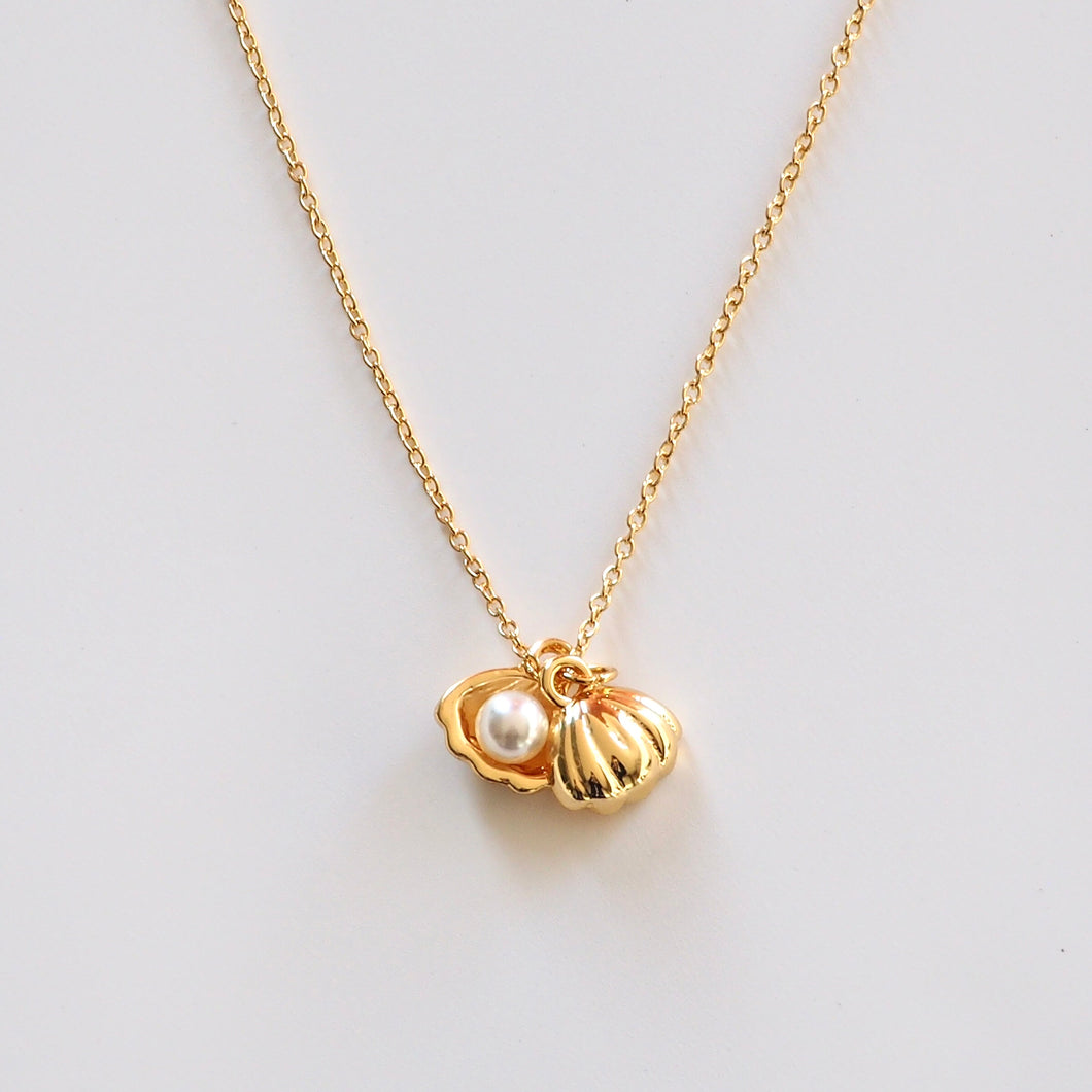Pearl in the Shell Gold Necklace
