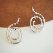 Load image into Gallery viewer, Helix Earrings - Gold /Silver
