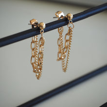 Load image into Gallery viewer, Soft Chain Style Earrings
