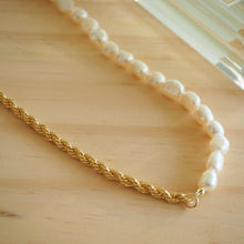 Load image into Gallery viewer, Half Pearl Half Chain Necklace
