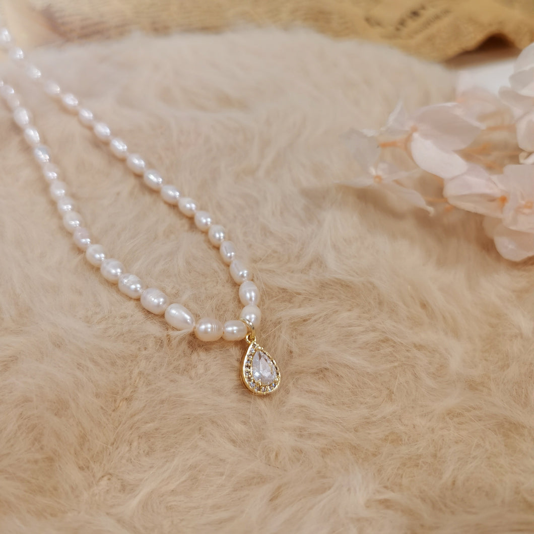 Small Pearl Necklace with Water-drop Crystal Pendant - Freshwater Pearl Choker